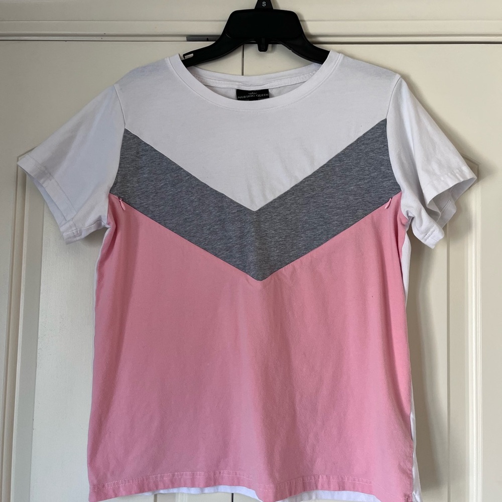 Nursing Queen, zip across nursing shirt